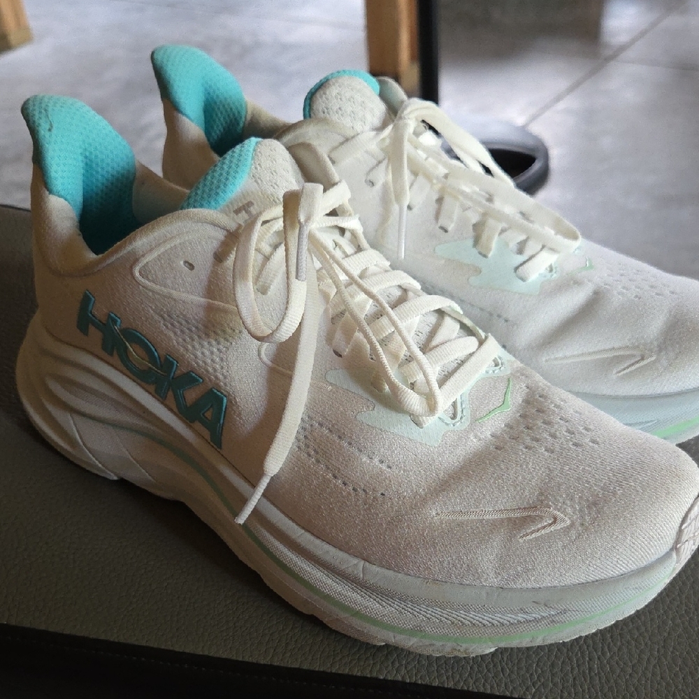 Hoka Women's Clifton 10